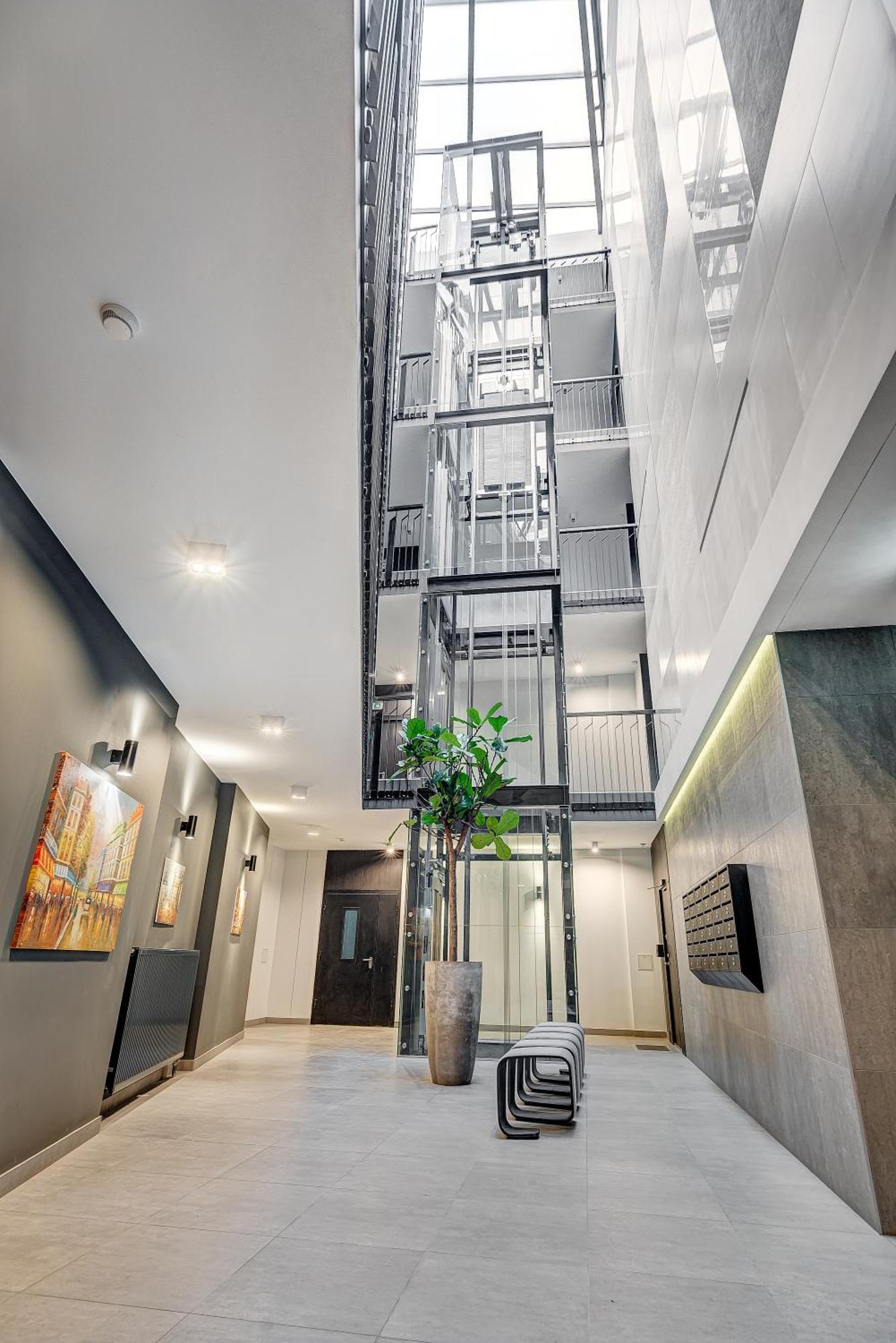 Happy Inn Gold Studio, Self Check-In, Parking In The Underground Garage Vilnius Ruang foto