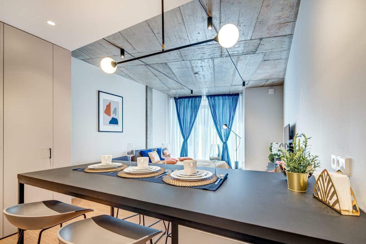 Happy Inn Gold Studio, Self Check-In, Parking In The Underground Garage Vilnius Bagian luar foto
