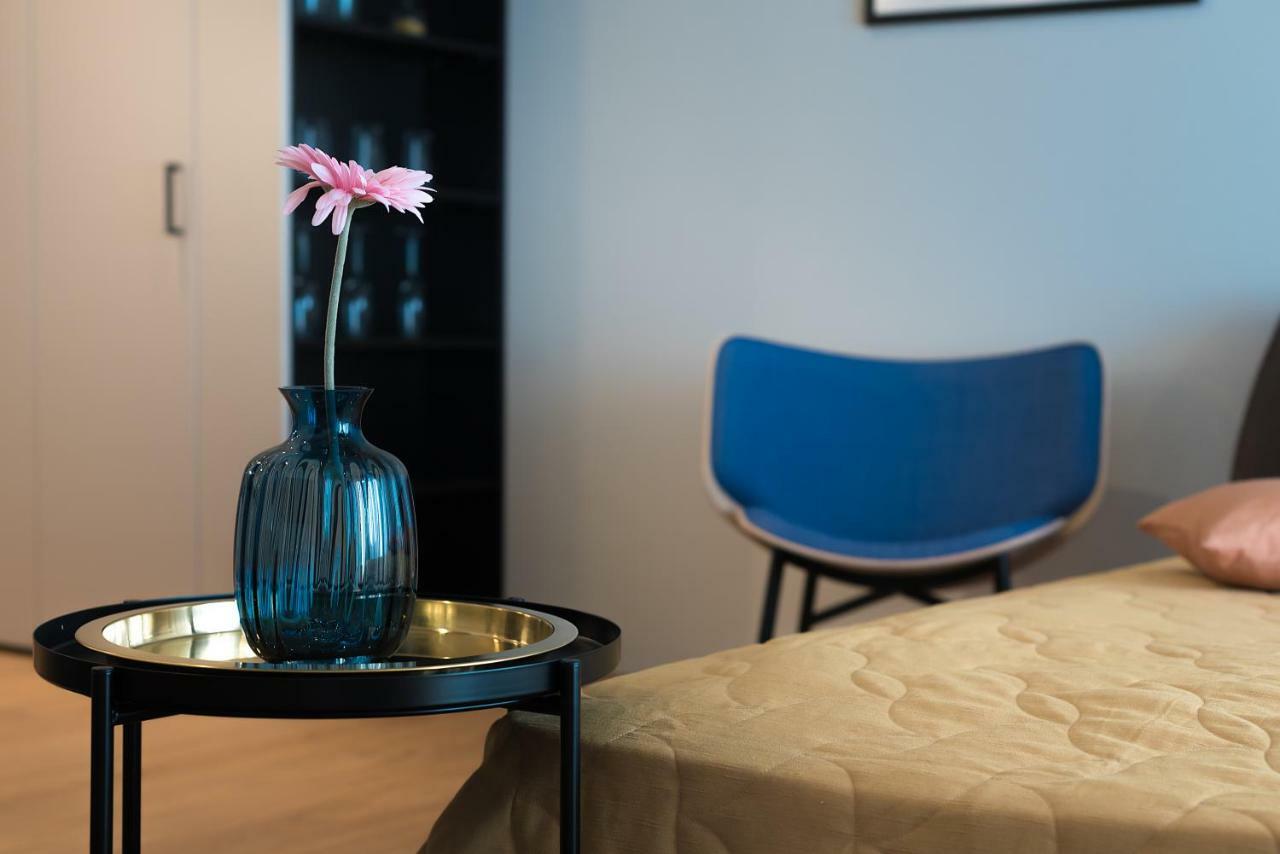 Happy Inn Gold Studio, Self Check-In, Parking In The Underground Garage Vilnius Bagian luar foto