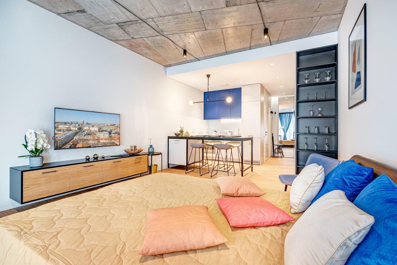 Happy Inn Gold Studio, Self Check-In, Parking In The Underground Garage Vilnius Bagian luar foto